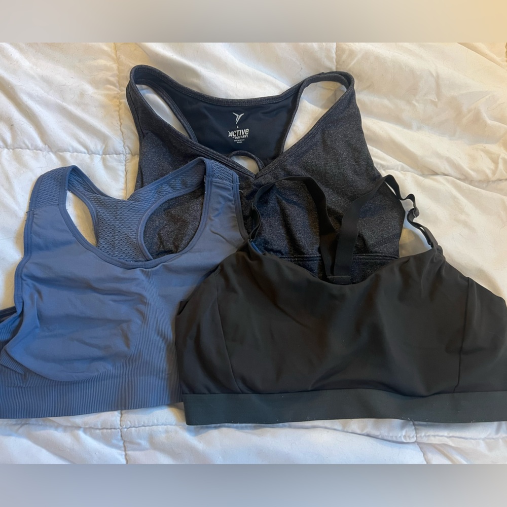 Old Navy sports bra bundle - size large